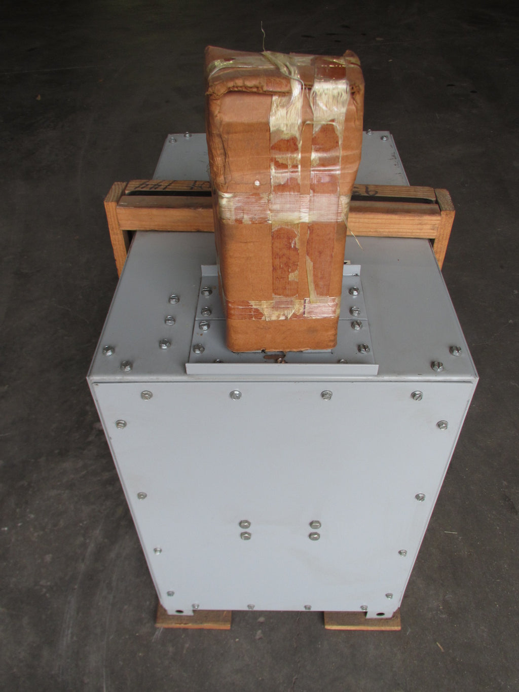 800 Amp 600V 3P Busway End Tap Box K654118