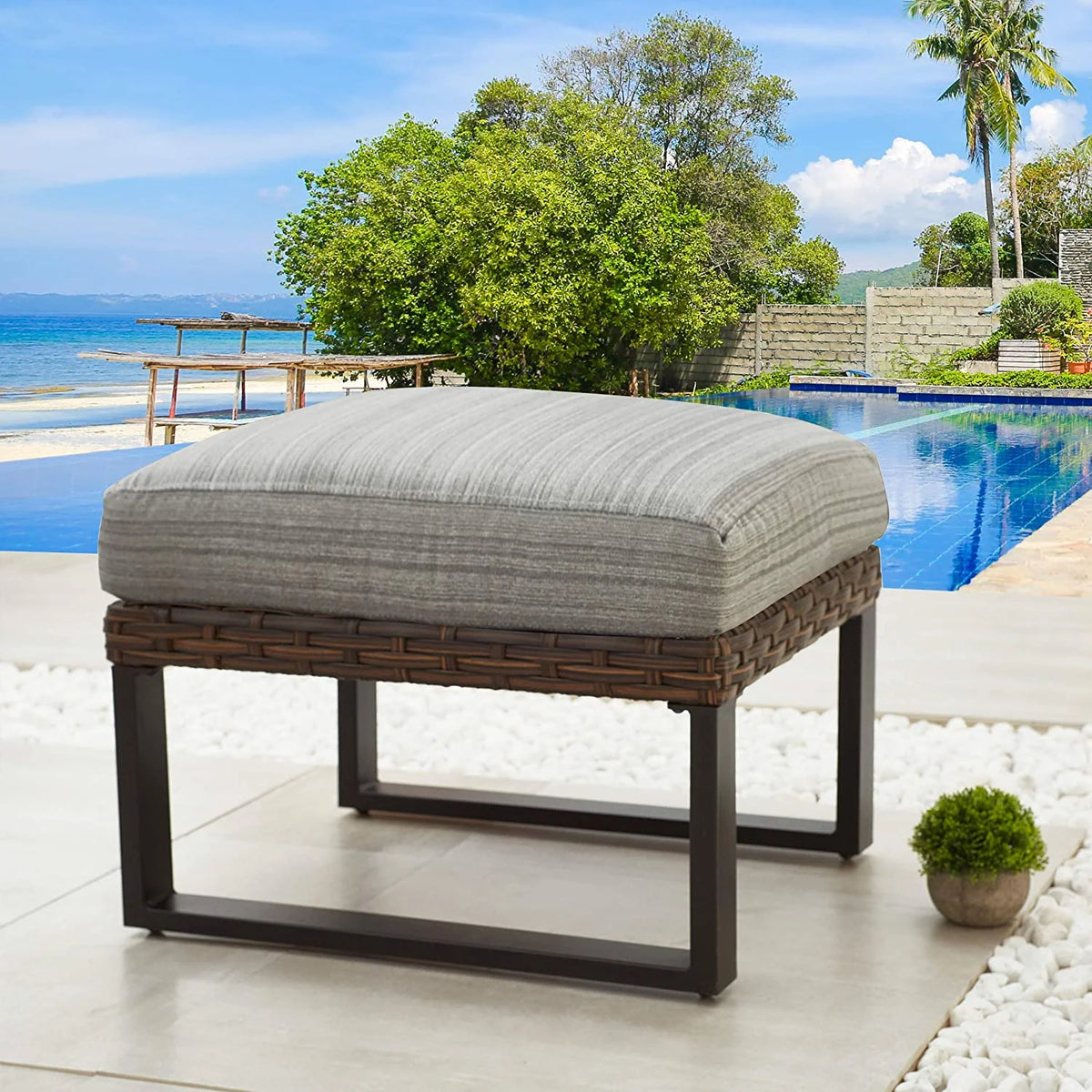 Wicker Outdoor Ottoman with Cushion Y55399