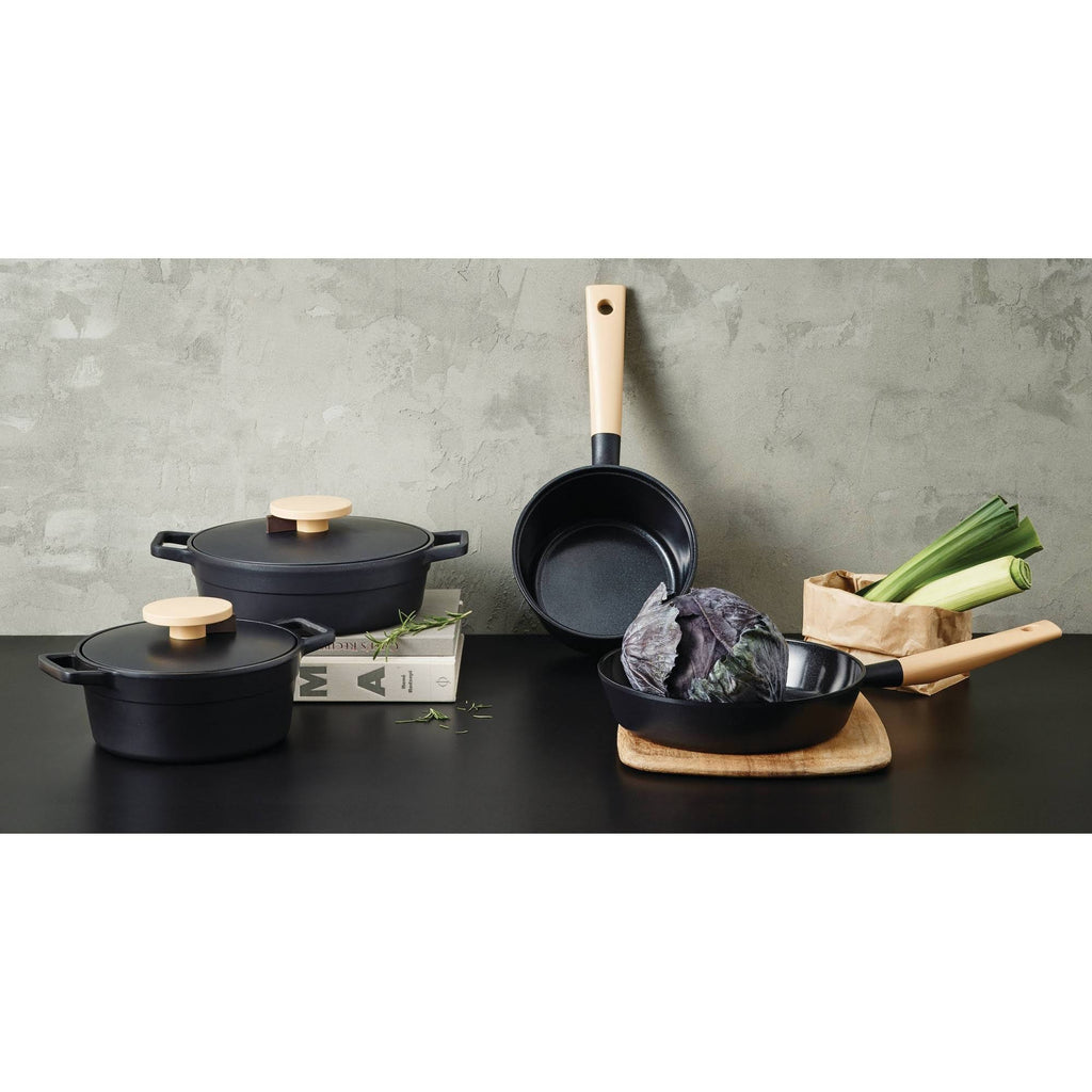 3qt Black Sauce Pan X712854