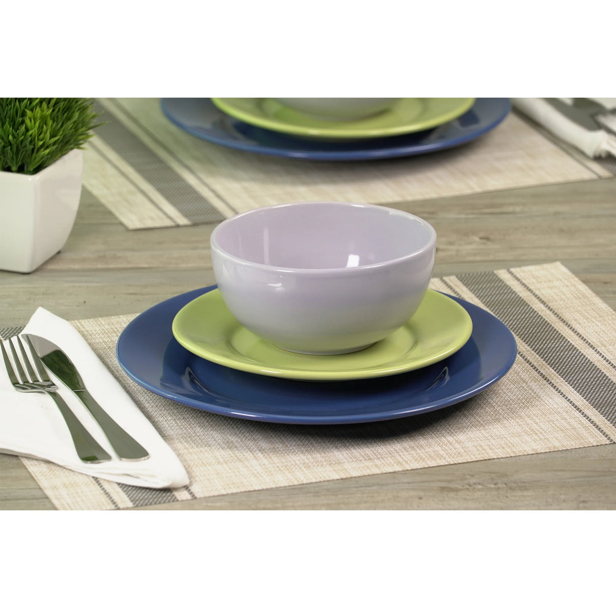 12-Piece Round Stoneware Dinnerware Set E654163