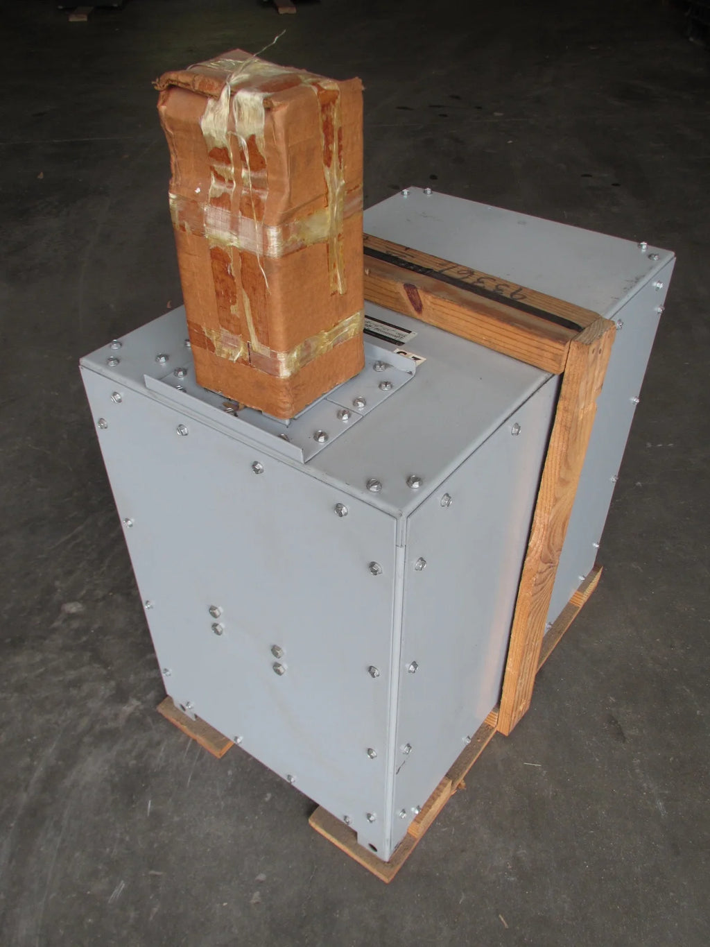 800 Amp 600V 3P Busway End Tap Box K654118