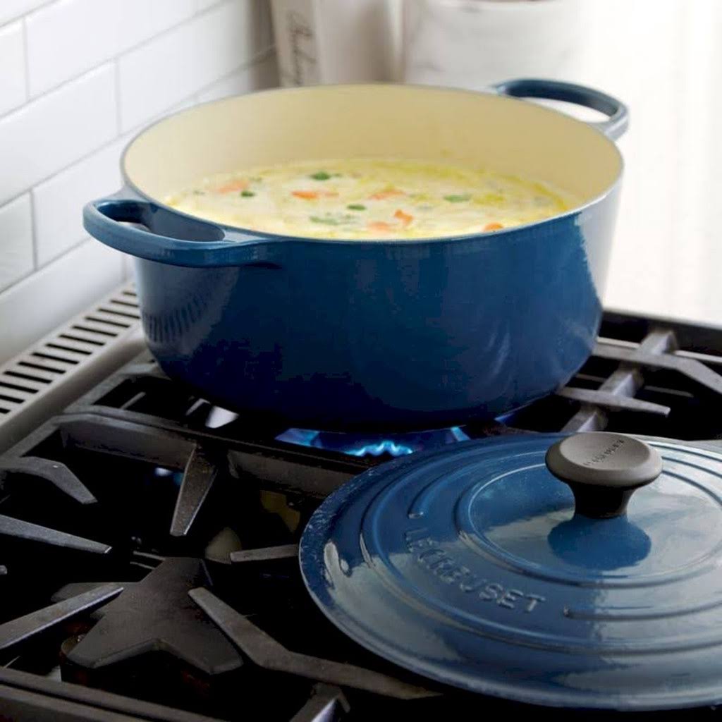 5.5 qt. Round Dutch Oven with Lid J784994