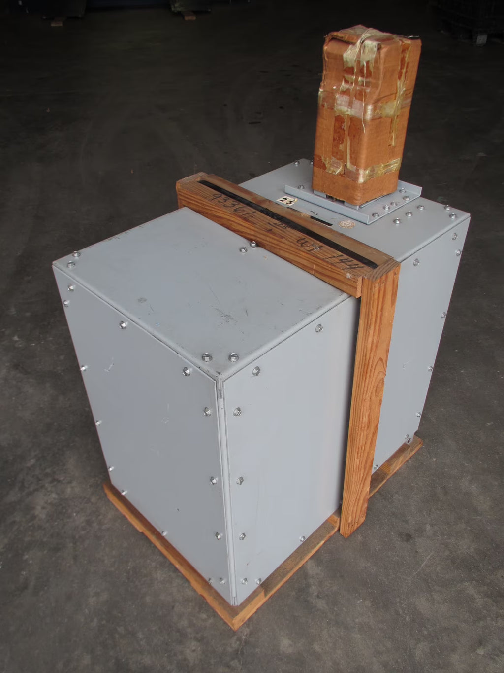 800 Amp 600V 3P Busway End Tap Box K654118